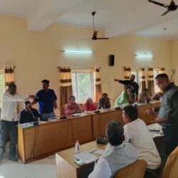 भीण्डर हॉस्पिटल की विवादित जमीन के अधिग्रहण की तैयारी करें पालिका - विधायक
