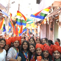 सिर पर साफा-हाथों में पताका, जयकारों के साथ निकली शोभायात्रा